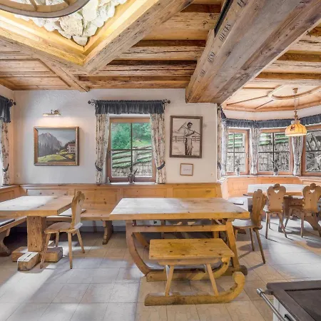 Holiday home Quaint Alpine Hut In The Stubaital With Sauna Neustift im Stubaital