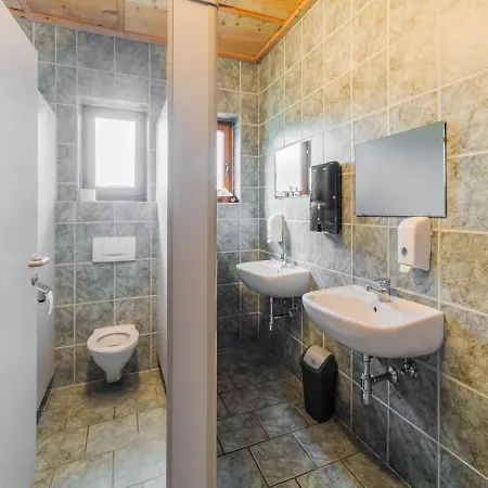 Quaint Alpine Hut In The Stubaital With Sauna *