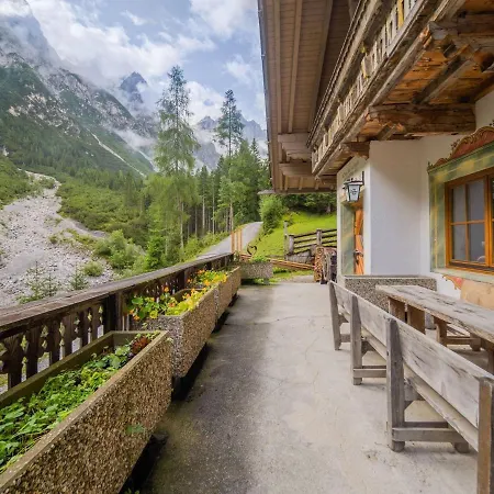 Holiday home Quaint Alpine Hut In The Stubaital With Sauna *