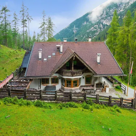 Holiday home Quaint Alpine Hut In The Stubaital With Sauna