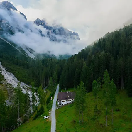 Nyaraló In Stubaital By Slope & Sauna *