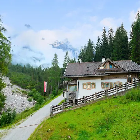 In Stubaital By Slope & Sauna *